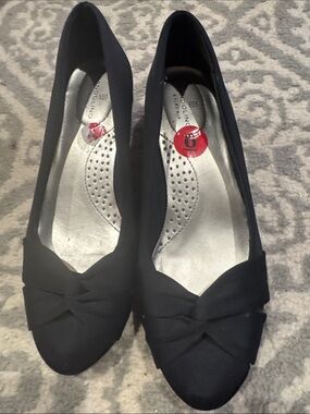 Bandolino Black Knot-Front Women's Wedges